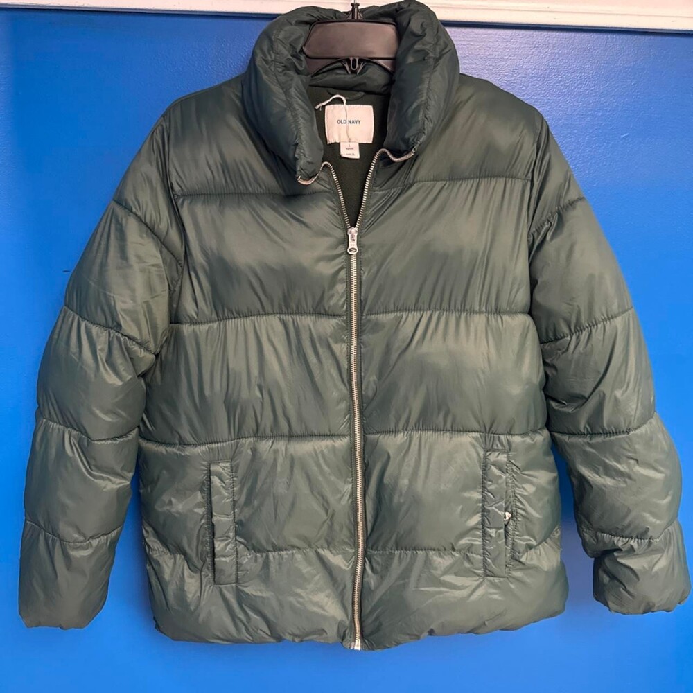 Old Navy green puffer jacket #puffer #outerwear